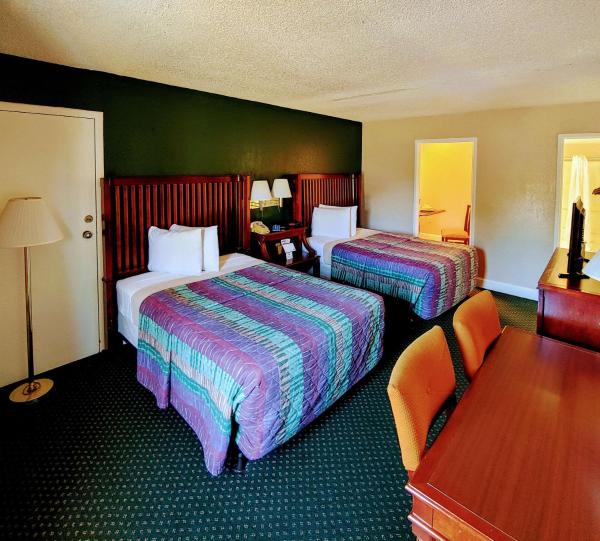 Efficiency Double Room - Non-Smoking